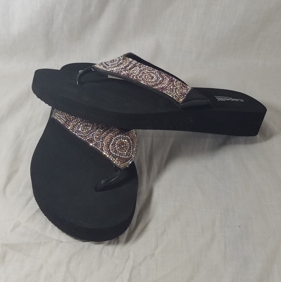 Capelli New York Rhinestone Flip Flop Sandle Shoes - Picture 3 of 6